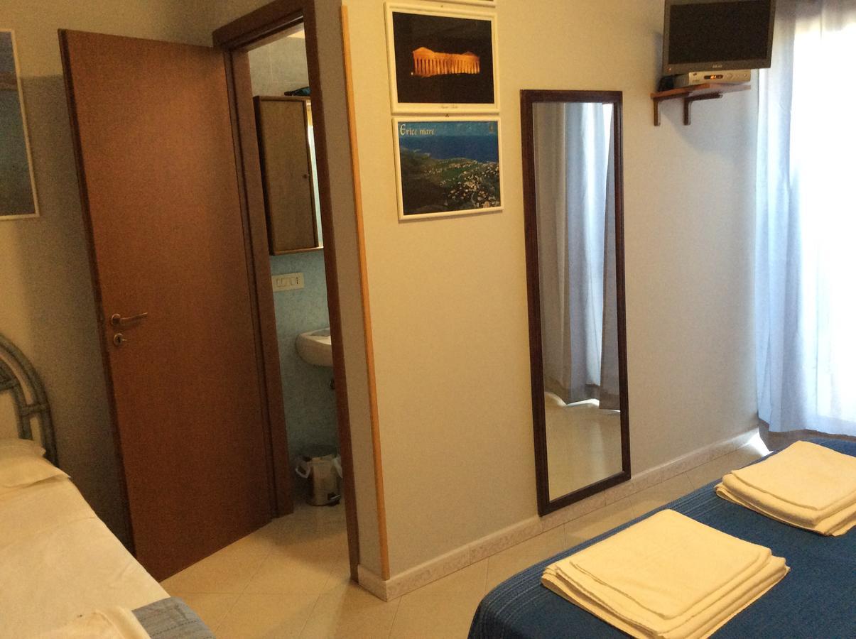 Orlando Vacanze Camere Erice Extérieur photo
